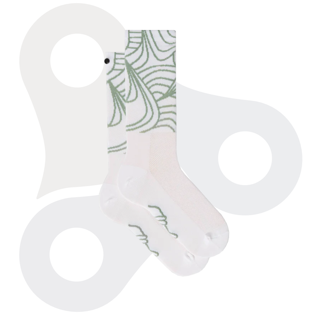 Fingerscrossed weiße Socken mit Motiv Leave (weiße Socken mit grünem Muster)