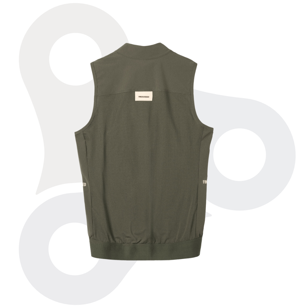 Fingerscrossed Road-Wind-Vest in der Farbe olive von hinten