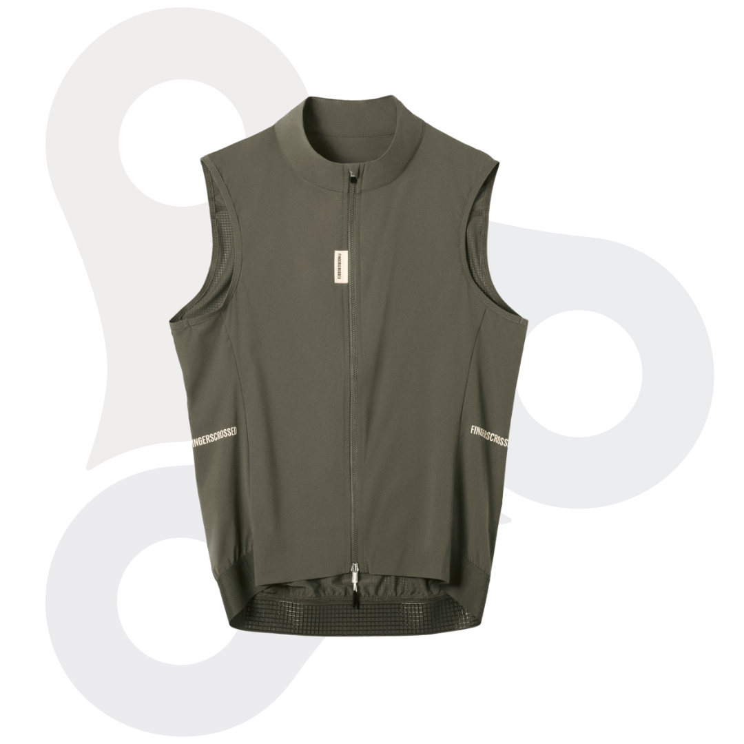 Fingerscrossed Road-Wind-Vest in der Farbe olive von vorne