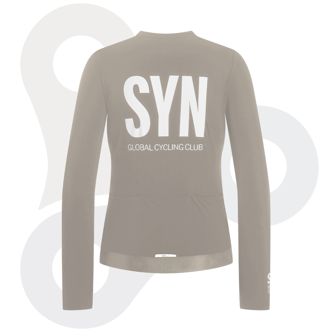 SYN Longsleeve Training Jersey 2.0 in der Farbe Ivory mit weißem SYN Schriftzug von hinten