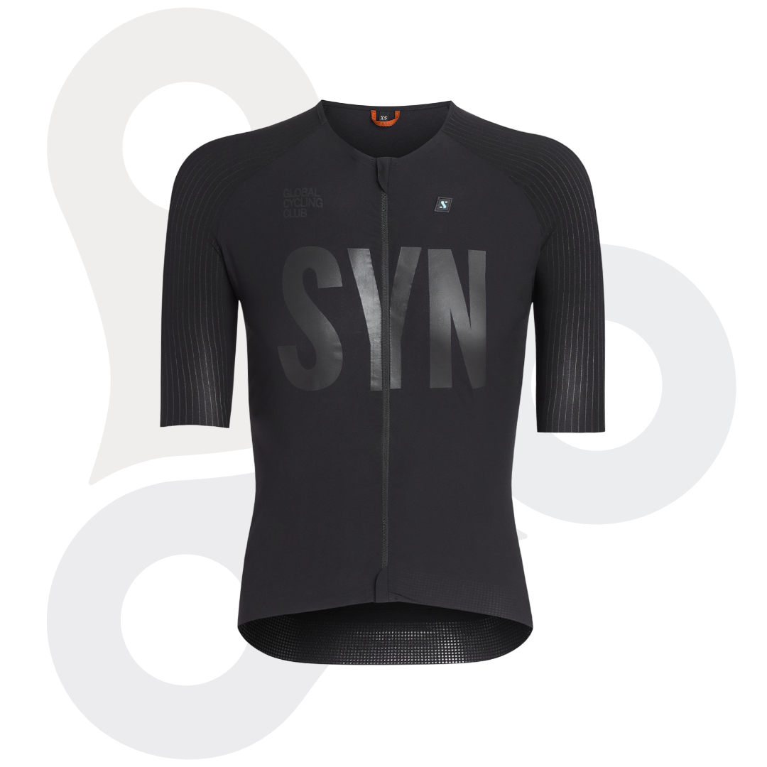 SYN Pro Tech Trikot in schwarz mit schwarzem SYN Aufdruck von vorne