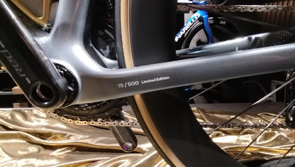 Die Produktionsnummer 15/500 Trek Madone Jubiläumsbikes No. 76  