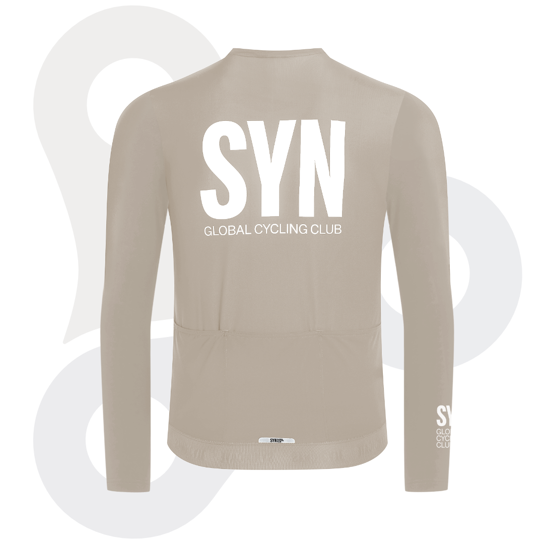 SYN Longsleeve Training Jersey 2.0 in der Farbe Ivory mit weißem SYN Schriftzug von hinten