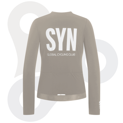 SYN Longsleeve Training Jersey 2.0 in der Farbe Ivory mit weißem SYN Schriftzug von hinten