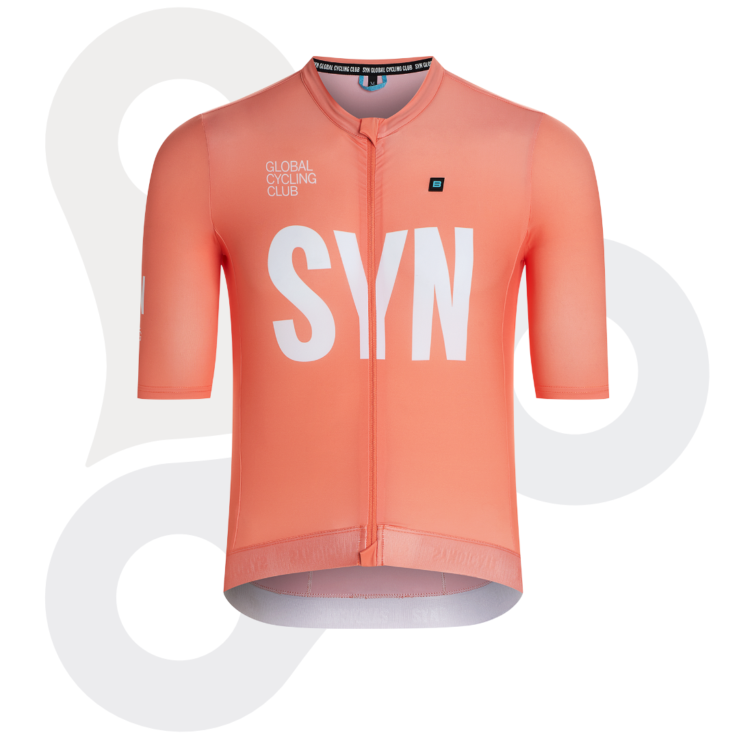 SYN Training Trikot 2.0 in der Farbe Amber mit SYN Schriftzug von vorne