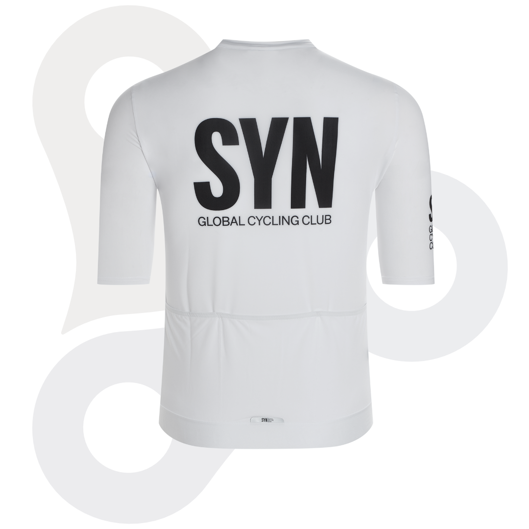 SYN Training Jersey 2.0 in weiß mit schwarzem SYN Schriftzug