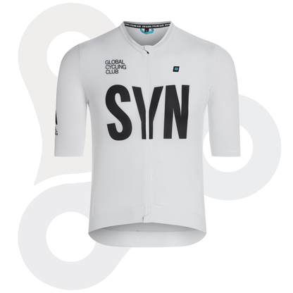 SYN Training Jersey 2.0 in weiß mit schwarzem SYN Schriftzug