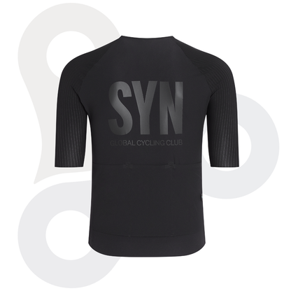 SYN Pro Tech Trikot in schwarz mit schwarzem SYN Aufdruck von hinten