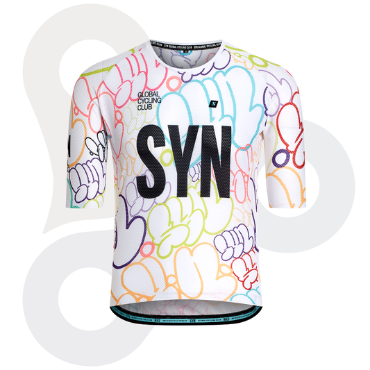 SYN Training Design Lab Zipless Trikot in der Farbe bubble white mit schwarzem SYN Schriftzug und buntem Designmuster von vorne