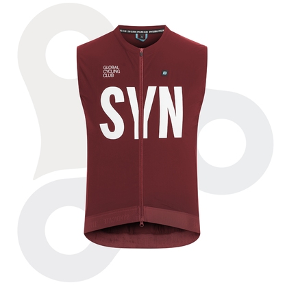 SYN Training Vest 2.0 in der Farbe Merlot mit weißem SYN Schriftzug von vorne