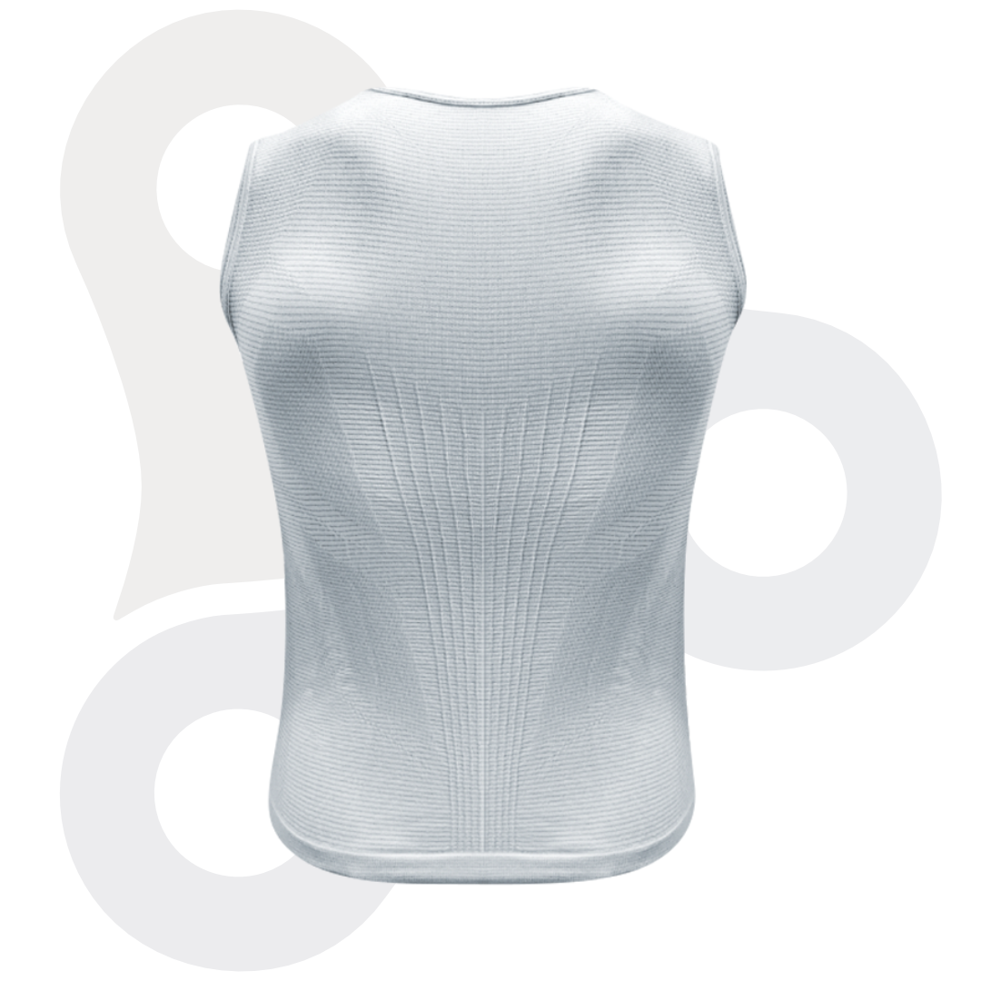 SYN Herren Ultralight Sleeveless Baselayer in weiß mit schwarzem SYN Schriftzug von hinten