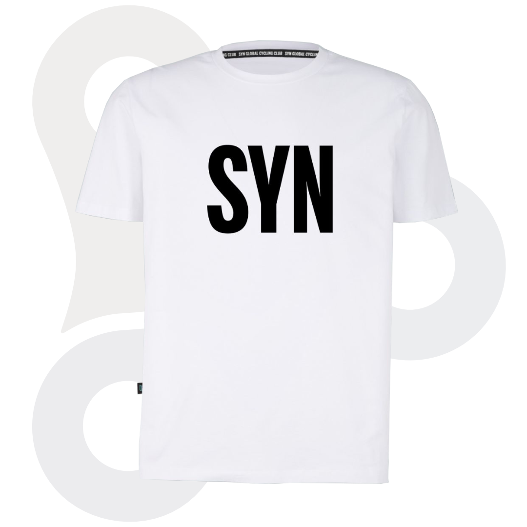 SYN S/S Cotton T-Shirt in weiß mit schwarzem SYN Aufdruck