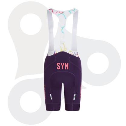 SYN Pro Design Lab Bib Shorts in der Farbe fabcy mit rosafarbenem SYN Schriftzug von hinten