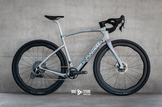 Pinarello Dogma GR in der Farbe Interstellar