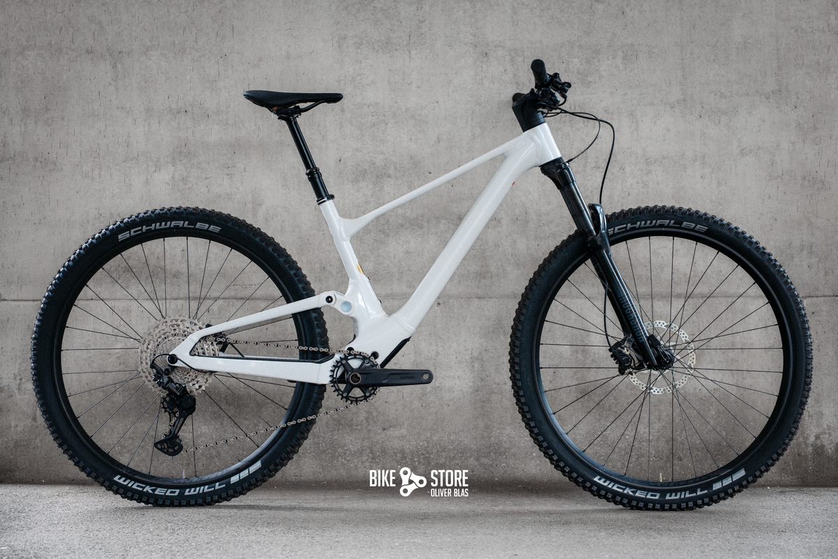 Scott Contessa Spark 930 Mountainbike in der Farbe weiß