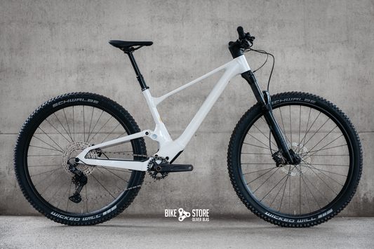 Scott Contessa Spark 930 Mountainbike in der Farbe weiß